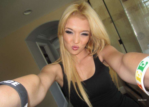 Blonde Babe Gets Cumshot on Belly in Golf Outfit!