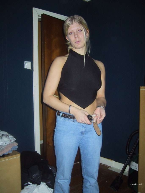 Girl Poses and Sucks Cock: Explicit Blowjob Photoshoot