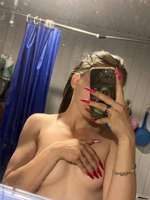 Explicit Photo Exchange with Girlfriend: Raw and Uncensored Conversations
