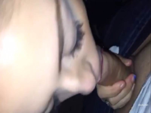 Skilled Babe Gives Expert Blowjob