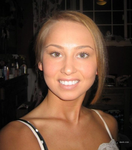 Sultry Selfie: Hot Girl Snapped Herself - Explicit Mirror Shot!