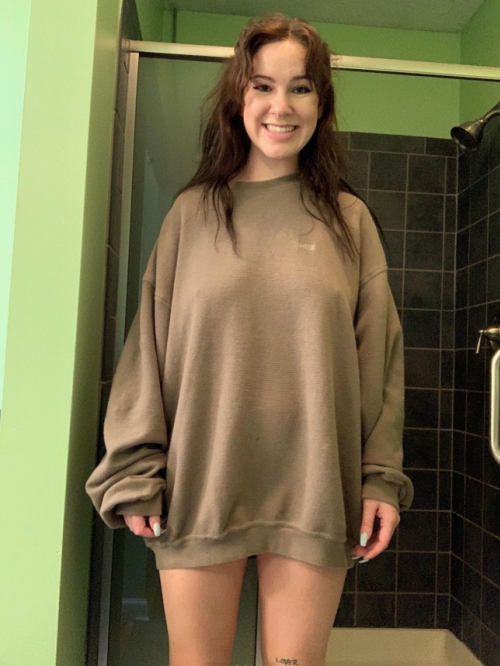 Hot girl at home flaunts perfect body, showing off her lovely tits and pussy