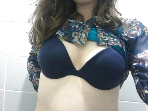 Sexy Selfie for Lover: Sultry Display of Affection