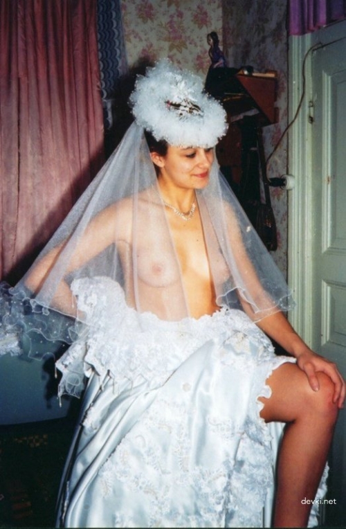 Pre-Wedding Erotic Photoshoot: Sexy Bride-to-Be Bares All in Sultry Boudoir Session