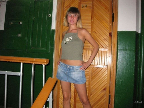 Explicit Photos of Girlfriend with Shaved Pussy - Erotic and Provocative Shots