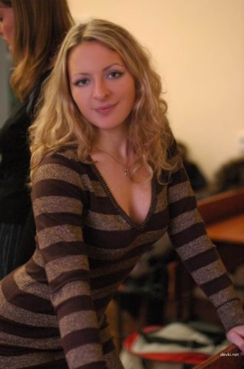 Private Photos of Cute Girl: Explicit and Provocative Images