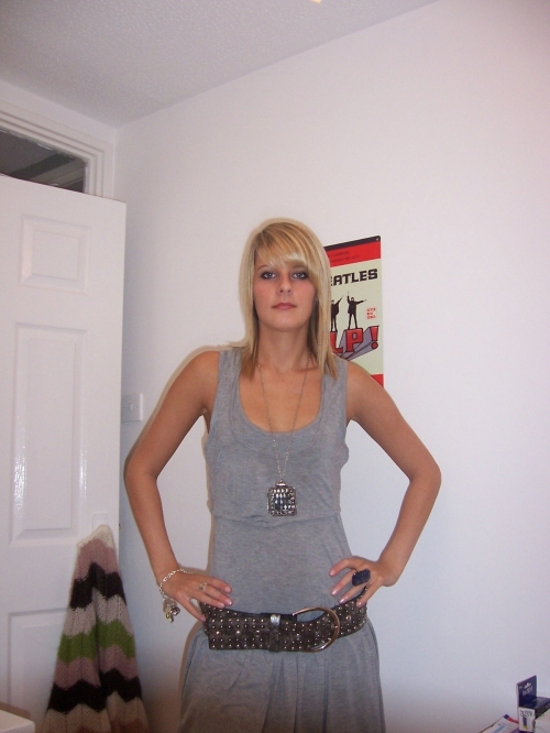 Explicit College Student Nude Selfie Photoshoot
