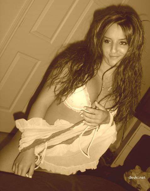 Stunning Girl with Amazing Figure - Bold and Explicit Photoshoot