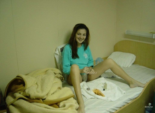 Sexy Ex-Girlfriend Photo: Hot Russian Babe Shows Off Her Assets