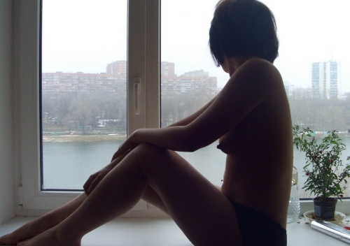 Hot Brunette's Erotic Home Photoshoot