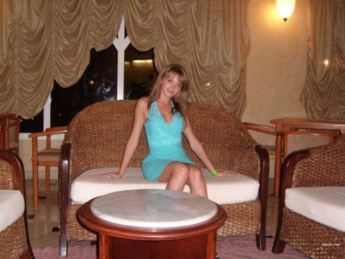 Amateur Nude Babe: Explicit Photos of Gorgeous Girl