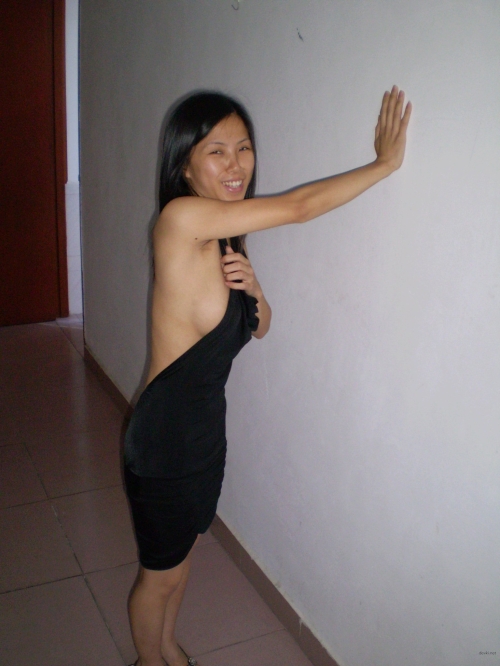 Big Boobed Asian Babe Gets Naughty in XXX Photoshoot