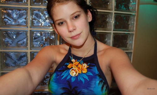 Sexy Student Poses Nude - Hot College Girl Shows It All