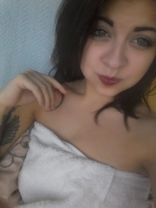 Tattooed Beauty Strips and Shows It All: Explicit Nude Photos