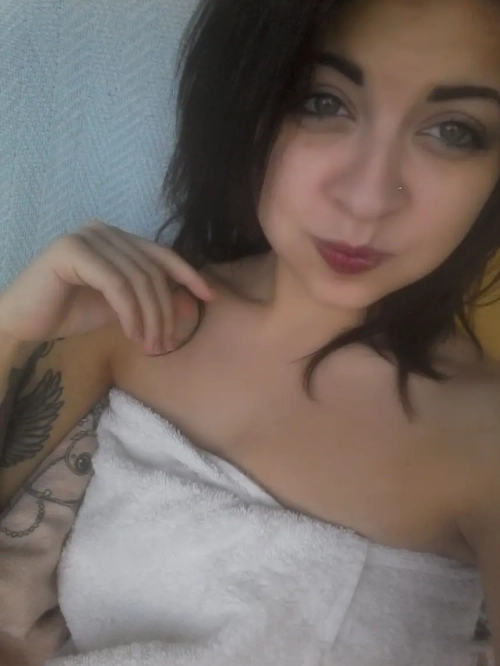 Tattooed Beauty Strips and Shows It All: Explicit Nude Photos