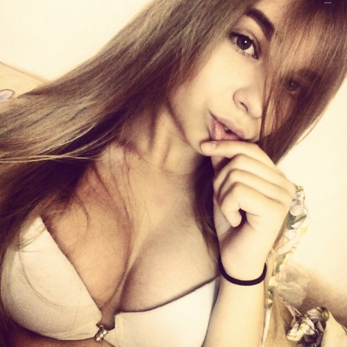 Explicit Nude Girls Collection: Uncensored Photos of Naked Women