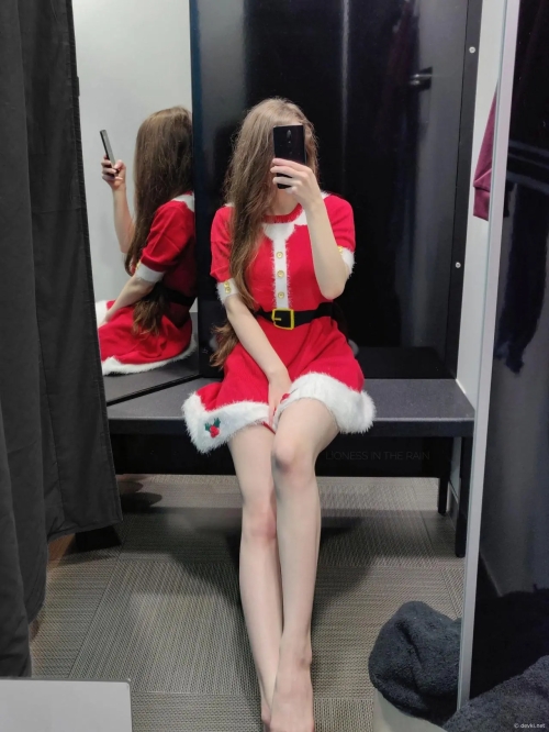 Naughty Christmas Chick Naked: Festive Russian Chick Poses Nude