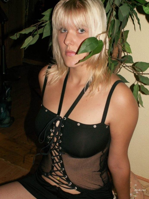 Blonde Bombshell's Explicit Erotic Album - Intimate Photos & Sensual Moments