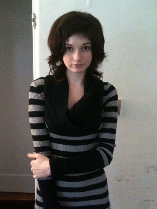 Young Girl Exposes Herself Nude - Provocative Teen Shows All