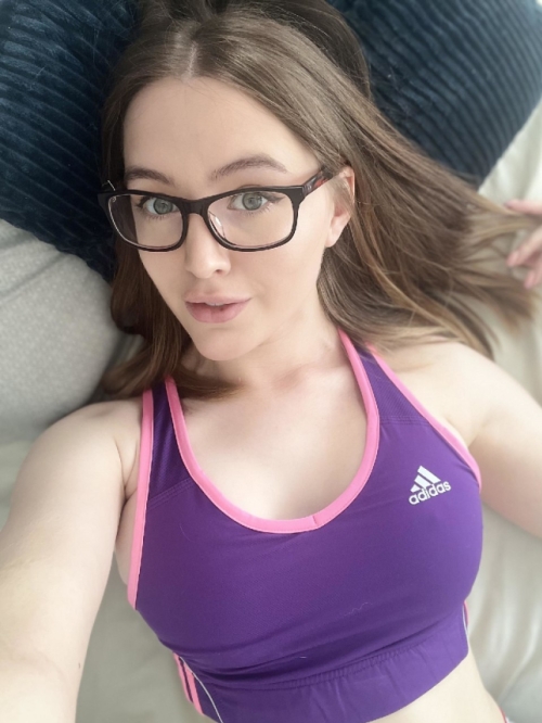 Sexy Babe with Amazing Bust Shows Off Naked - Hot and Busty Beauty Exposed