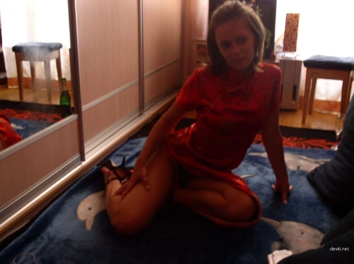 Amateur Phone Photos: Uncensored and Explicit Selfies