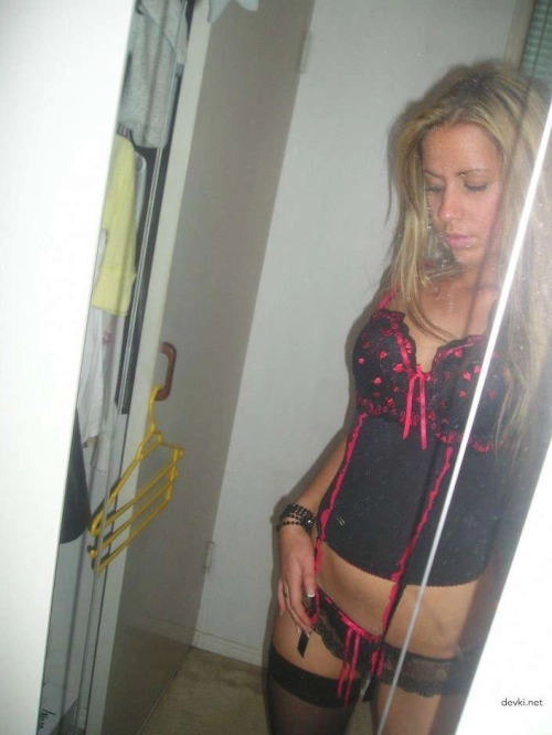 Blonde's Explicit Home Erotica: Seductive and Sensual Photoshoot