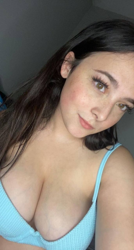 Seductive Beauty Flaunts Stunning Nude Photos - Explicit Content!