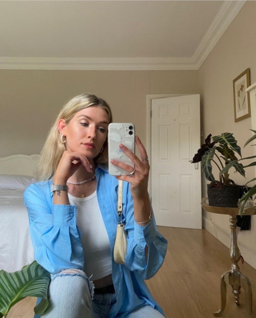 Blonde Girl's Intimate Selfies: Explicit Photos to Satisfy Your Desires