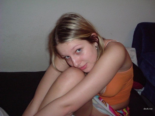 Sexy Naked Girl: Appetizing Nude Babe Showing Off Her Body