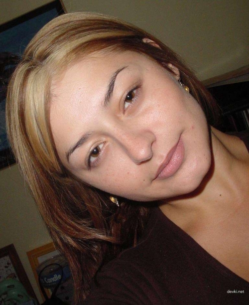 Sexy Chick Takes Naked Selfies - Explicit Amateur Photos