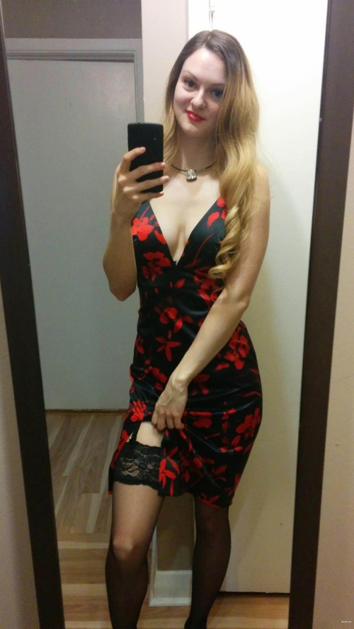 Sexy Long-Legged Cutie Takes Sultry Selfie - Hot Russian Babe in Lingerie
