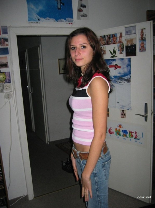 Guy Posts Explicit Photos of His Girlfriend: Intimate Moments Exposed