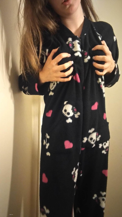 Amateur Busty Chick Homemade Porn with Big Tits