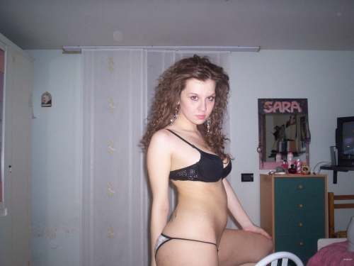 Private Teen Girl Photo: Explicit and Provocative Selfies for Adults