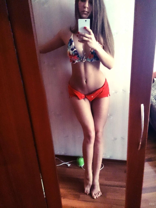 Sultry Selfie of Gorgeous Girl Flaunting Her Assets in Lingerie!