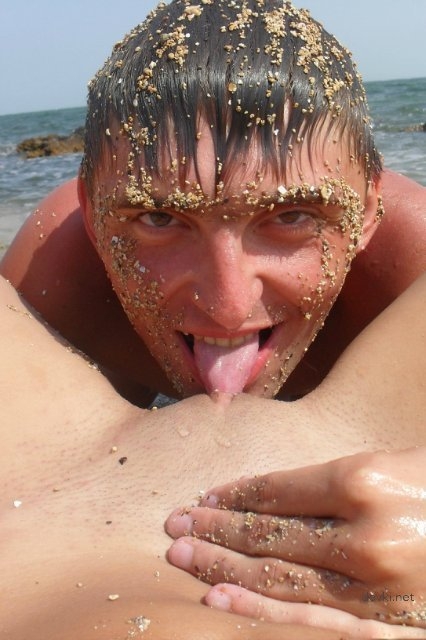 Beach Blowjob: Hot Oral Sex on the Sand - Explicit Outdoor Blowjob Scene