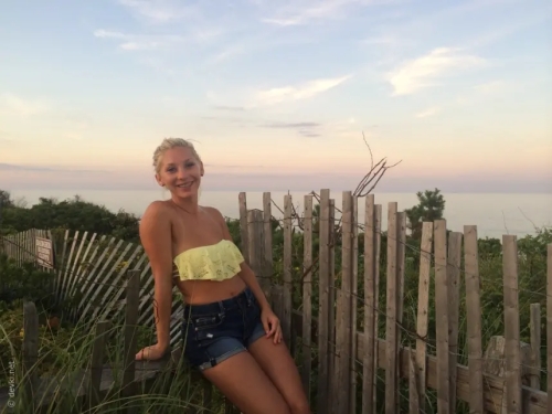 Tanned and Toned Blonde Nude: Explicit Beauty in the Sun