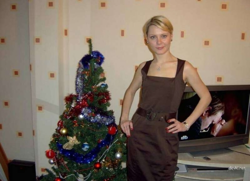 Naked Chick Waiting for Cock - Explicit Photo of Nude Girl in English