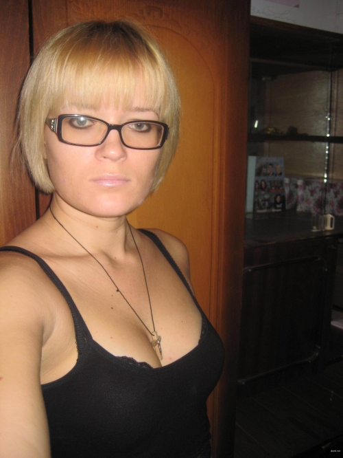 Explicit Private Photo of Tattooed Girl: Sensual Body Art on Display