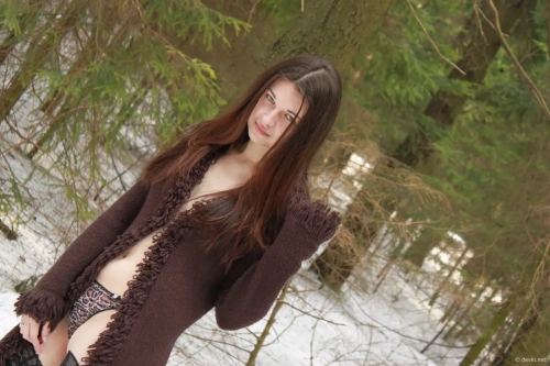 Intimate Moments: Natural Beauty Captured in Home Setting