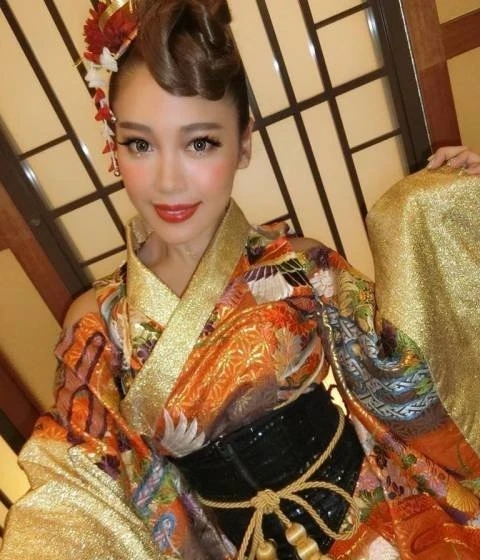 32 Seductive Asian Beauties: Explicit Photos to Satisfy Your Desires