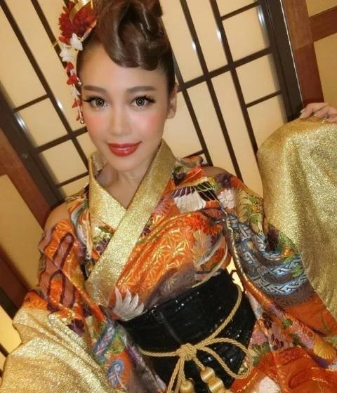 32 Seductive Asian Beauties: Explicit Photos to Satisfy Your Desires