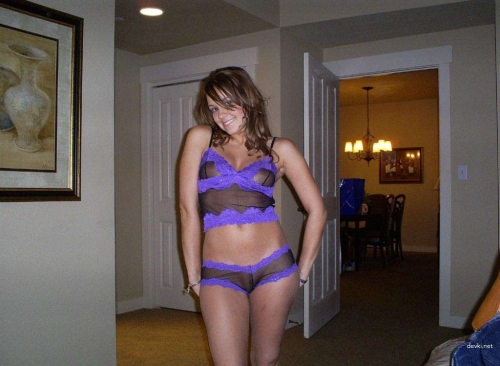 Young Amateur Girl's Explicit Porn Photo Shoot