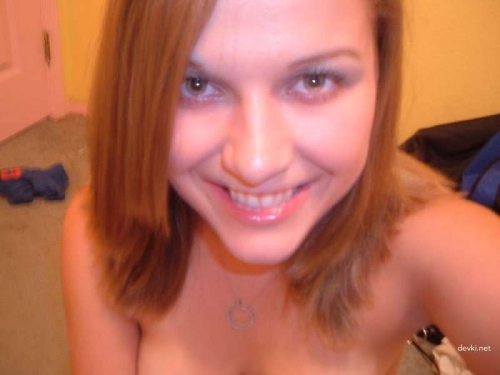 Explicit Selfie Nude Photo - Hot Amateur Girl Captured Herself Naked