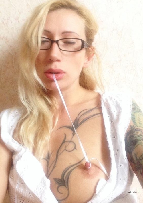 Sexy Blonde Slut Gets Naughty in Hardcore Porn Photo Shoot