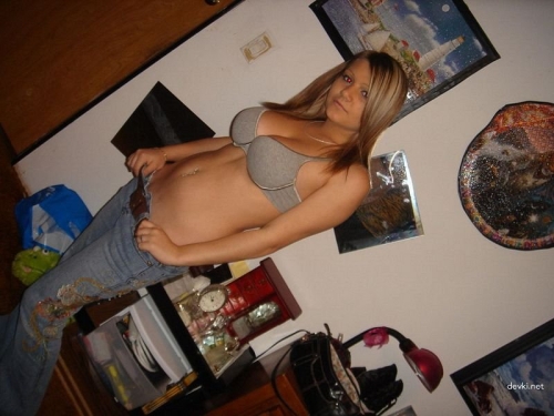 Hot Busty Girl in Homemade Photos - Explicit Big Boobs