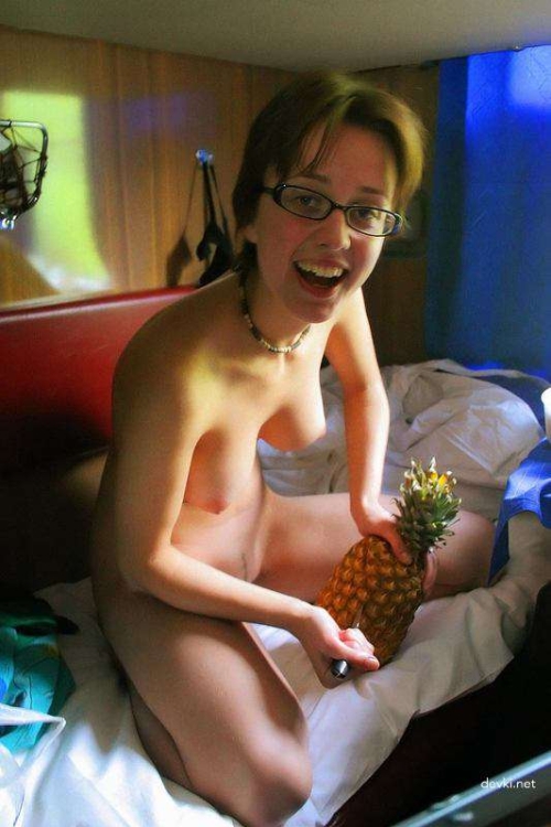 Naked Girl on Train: Explicit Public Nudity Caught on Camera