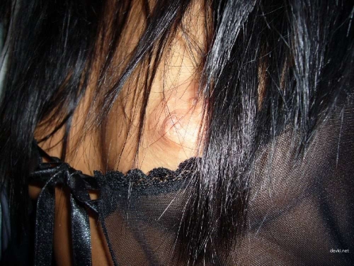 Explicit Erotic Photoshoot with Girlfriends: Sensual and Provocative