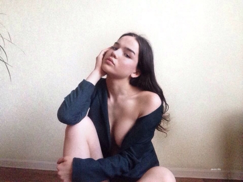 Hot Babe with Stunning Booty - Explicit Photoshoot