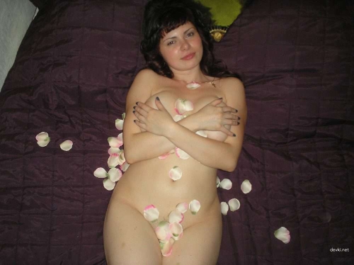 Hot Solo Masturbation: Nude Woman Pleases Herself